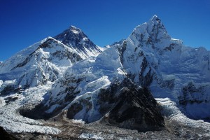 800px-Everest_nubtse